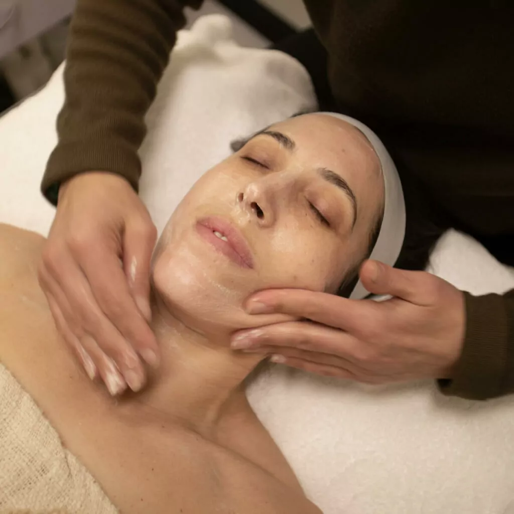 Facial Jawline Tanya