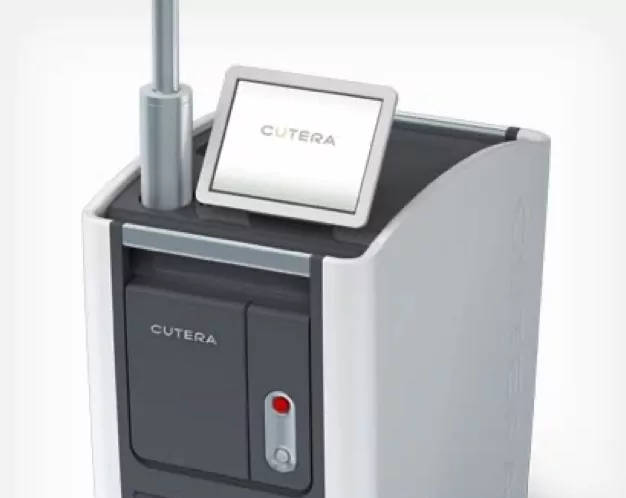 enlighten_angled@1x Laser Tattoo Removal